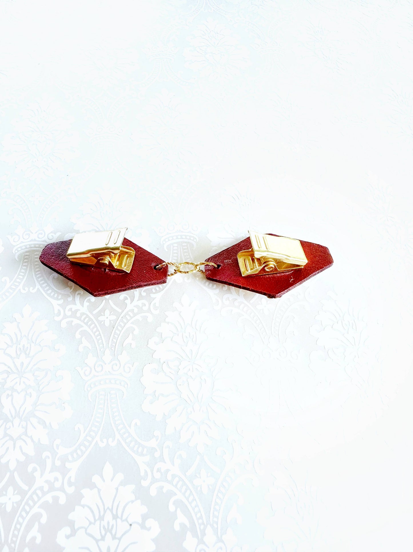 Gold on Red Romantic KardiKlip