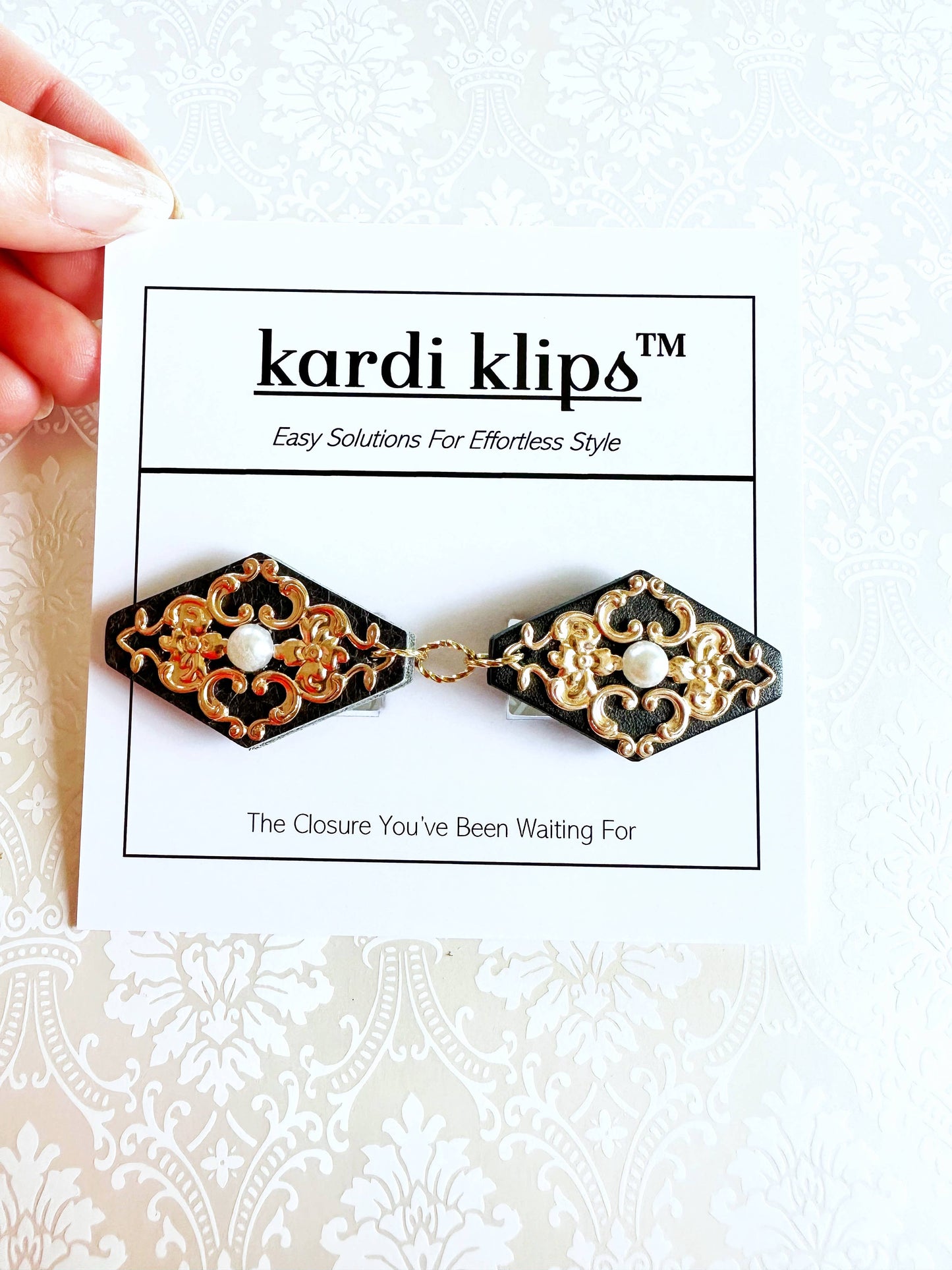 Gold on Red Romantic KardiKlip