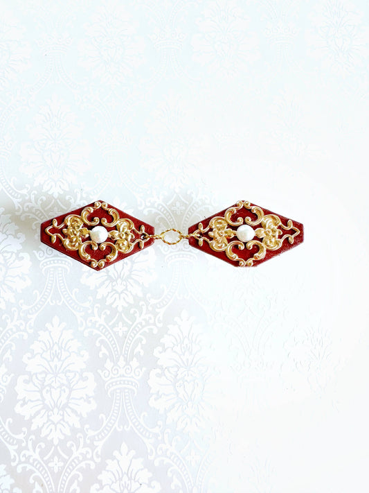 Gold on Red Romantic KardiKlip